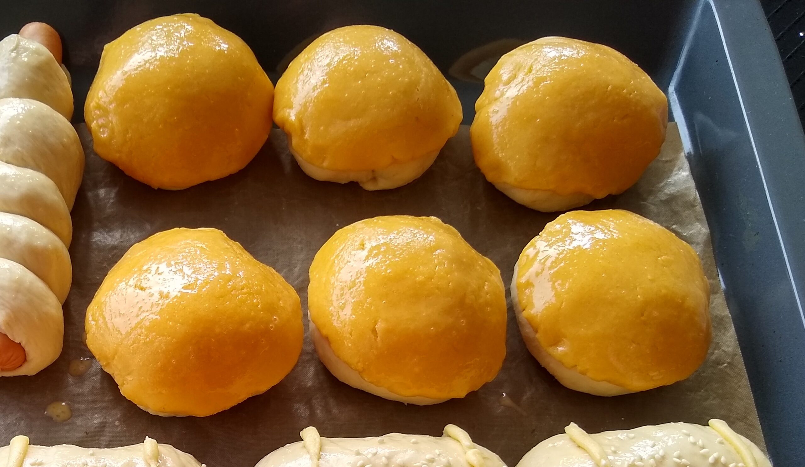 Bor Lor Bao Pineapple Bun British Born Chinese Food